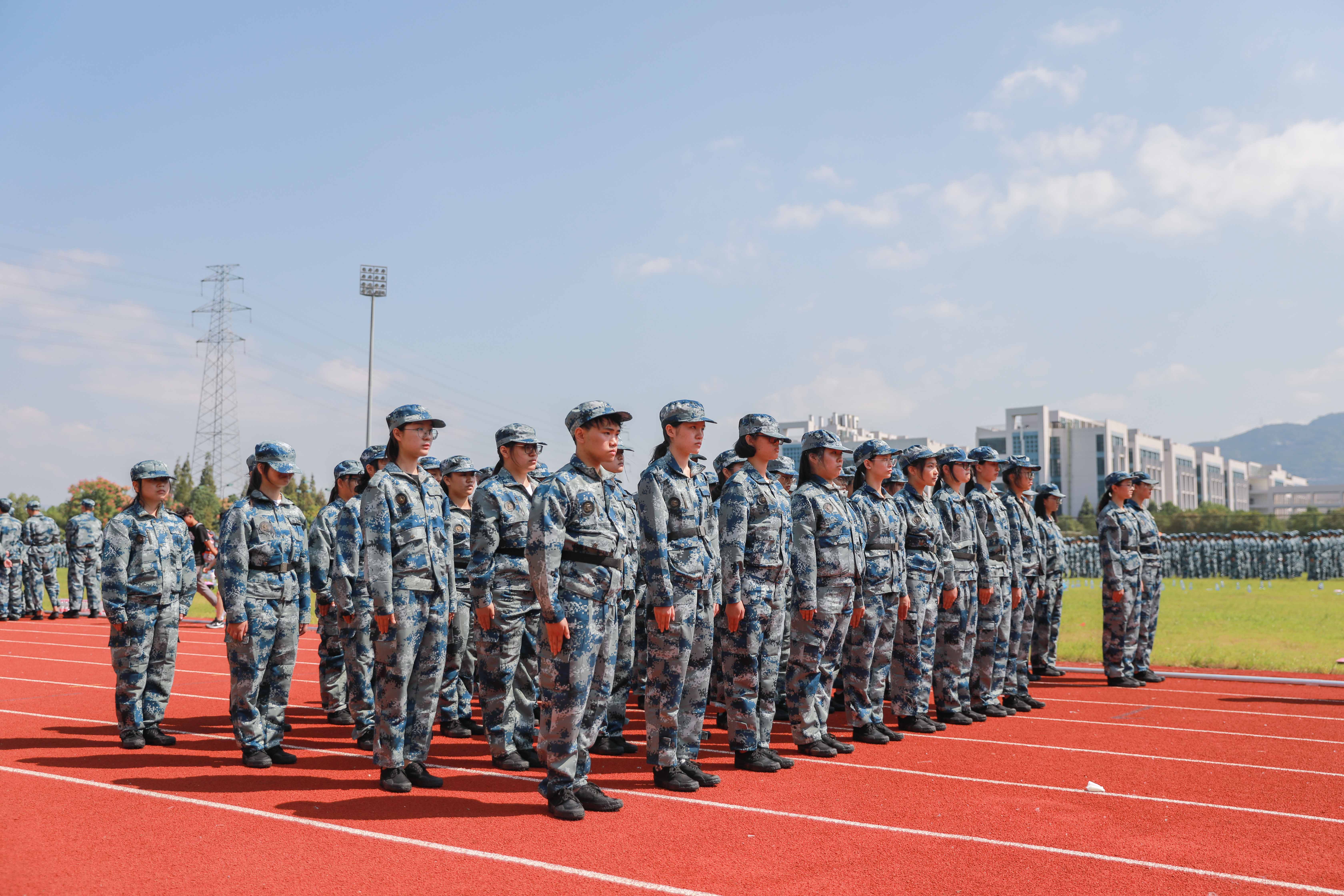 2018.9.10 新生軍訓(xùn) 杜明陽(yáng)-18.jpg