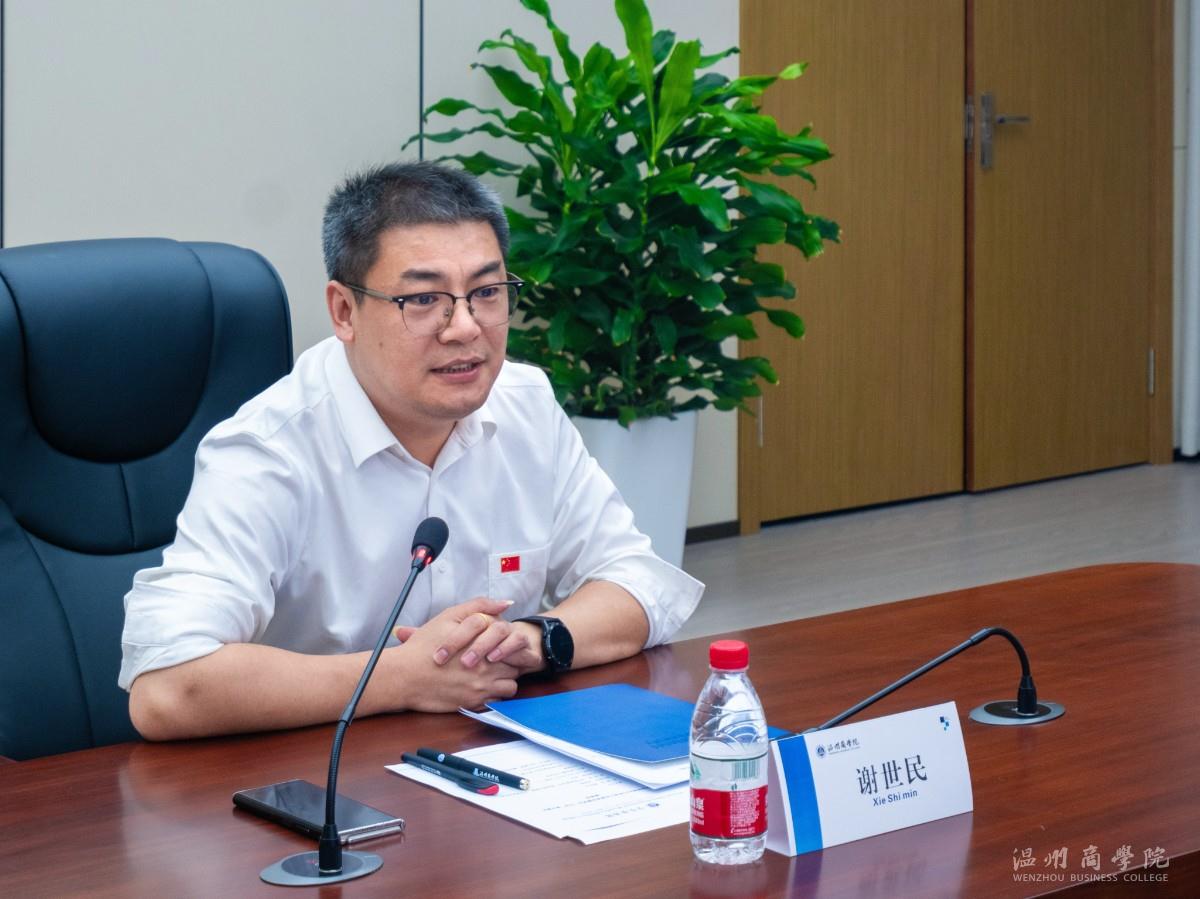 校長助理謝世民.jpg