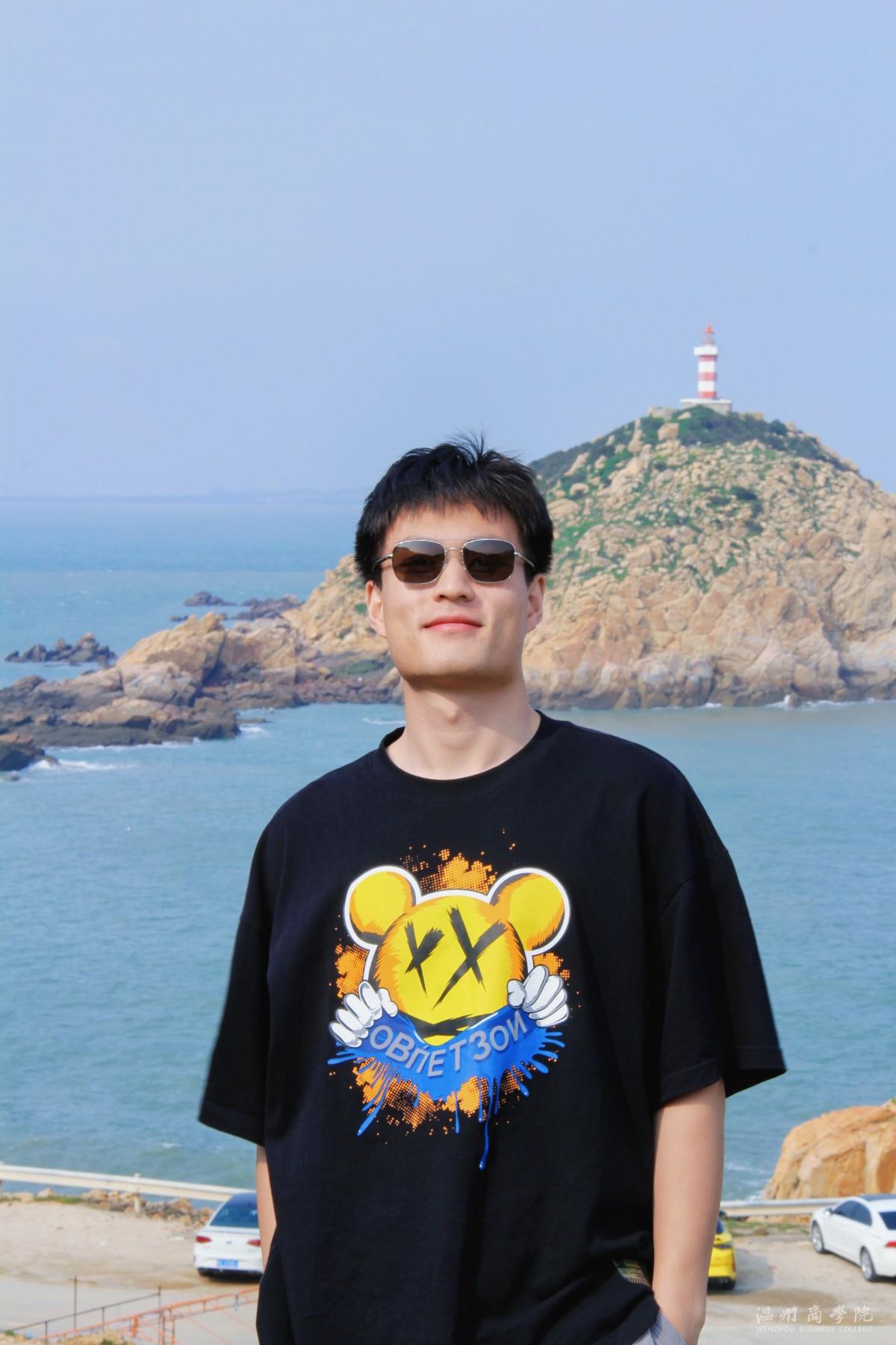 裘宴榮.jpg